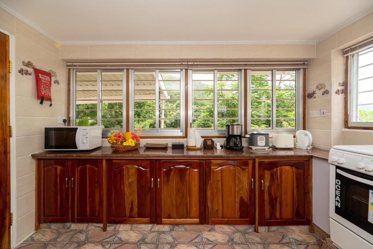 Janes' Serenity Guesthouse Anse a La Mouche Экстерьер фото