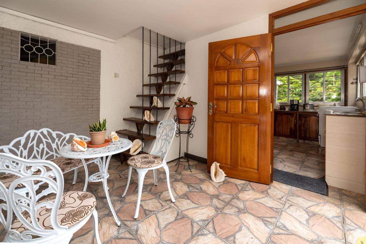 Janes' Serenity Guesthouse Anse a La Mouche Экстерьер фото